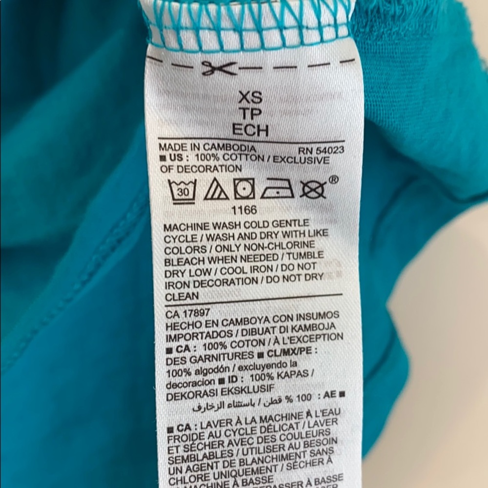Old Navy Tee - Picture 4 of 4
